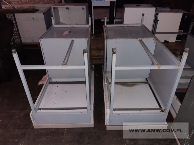 Sprzęt medyczny - pakiet zawierający 8 poz. asort. (wg oddzielnego wykazu), w tym m.in.: suszarki medyczne, cieplarka, stół antywibracyjny itp. 